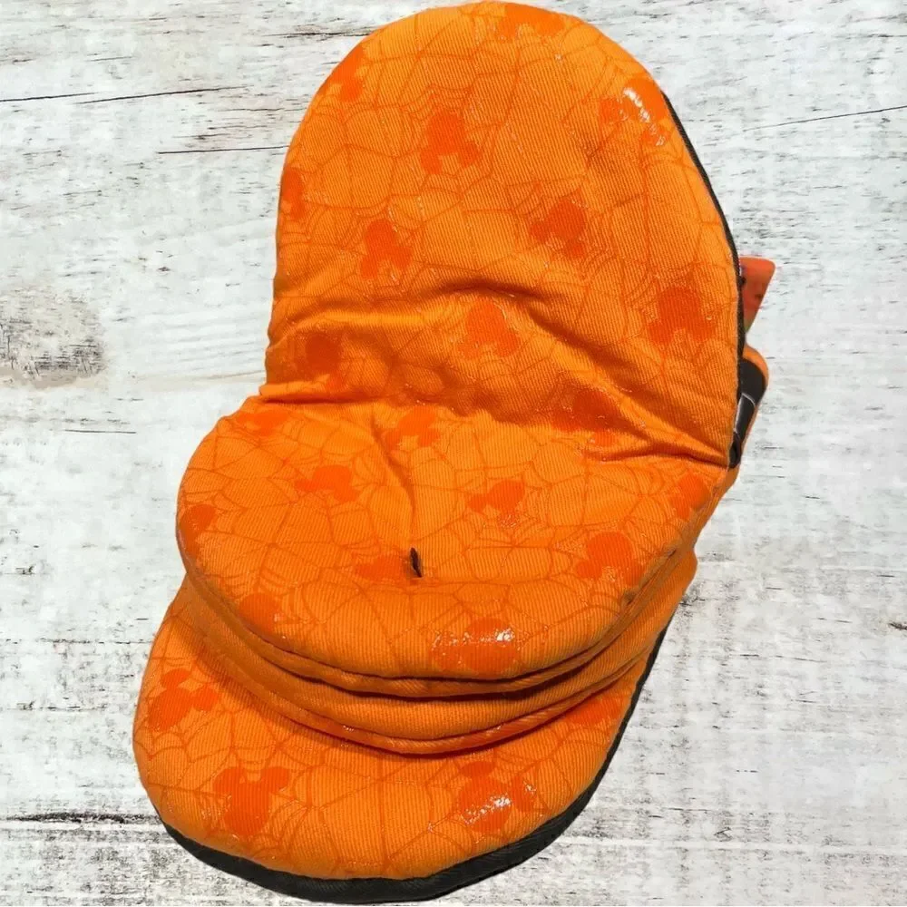 NWT Disney Halloween 2-pack Silicone Mini Oven Mitts